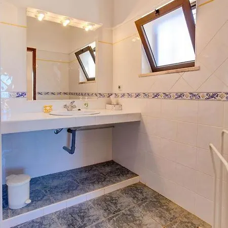 Casa Alison - 6 Bedroom Carvoeiro With Private Pool Heatable And Ac
